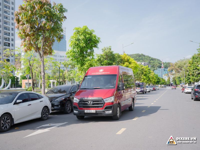 Dòng xe limousine tiêu chuẩn hạng thương gia đi Quảng Ninh(ảnh: Internet)