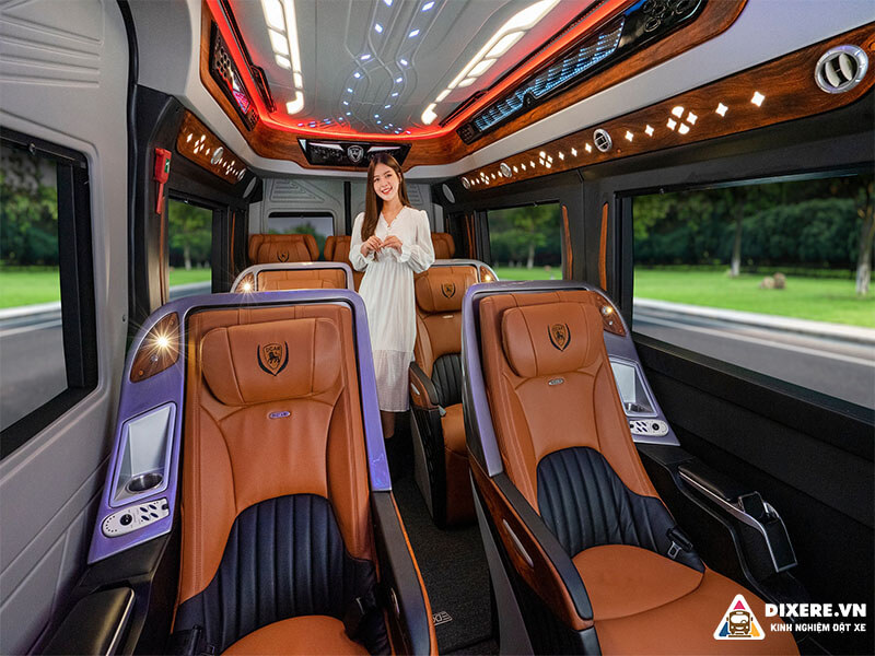 Xe limousine ghế Massage cao cấp nhất 2023