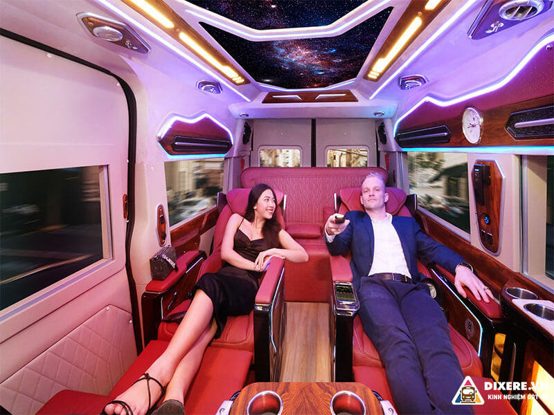 Kinh nghiệm đi xe limousine VIP Dcar 2023