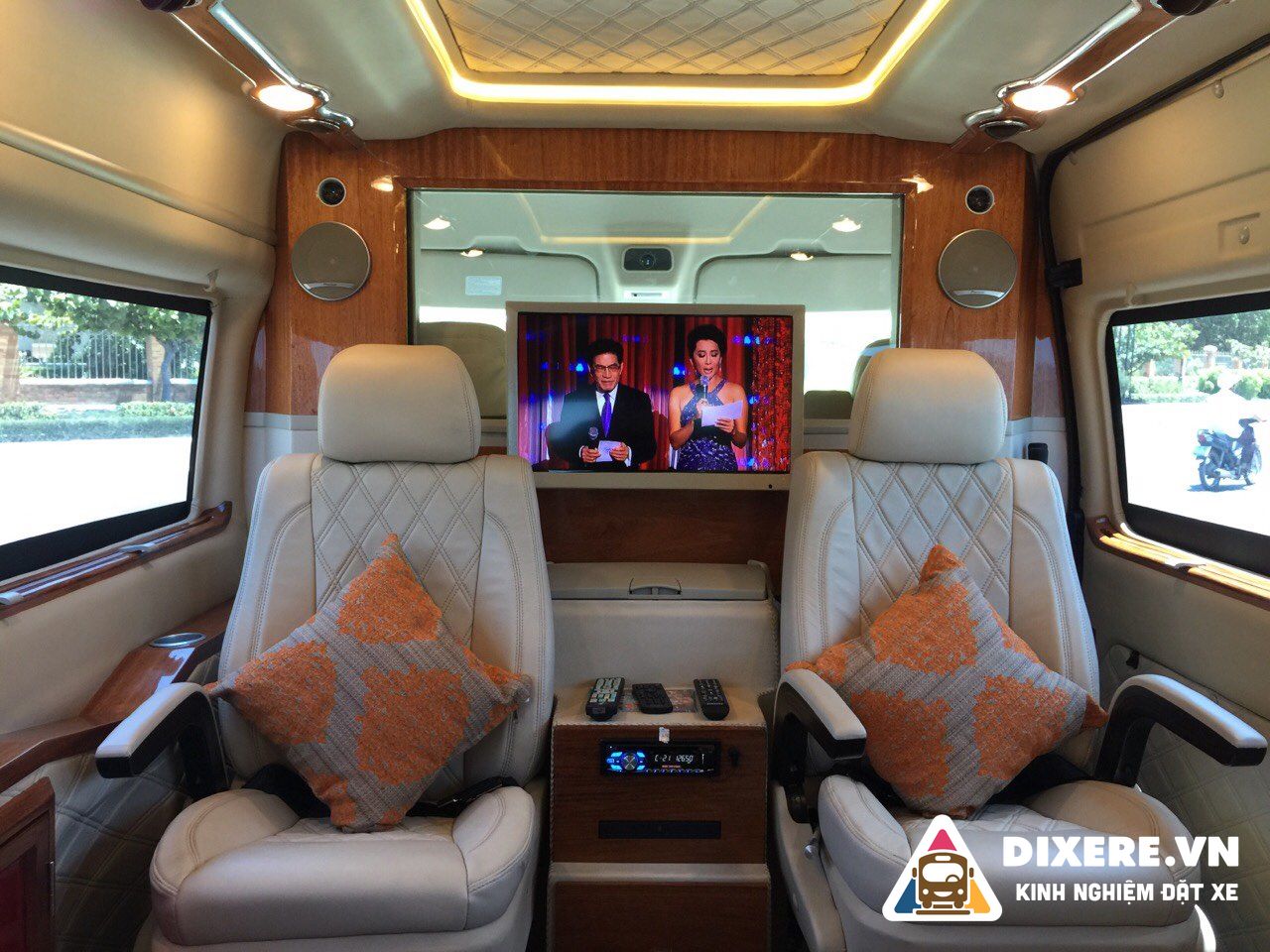 Hải Vân Limousine - Xe VIP Vũng Tàu Đi Sân Bay Tân Sơn Nhất 10 Xe Limousine Hải Vân