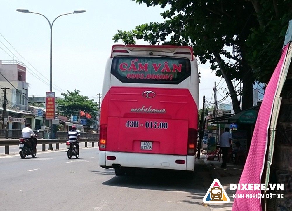 Limousine Cẩm Vân