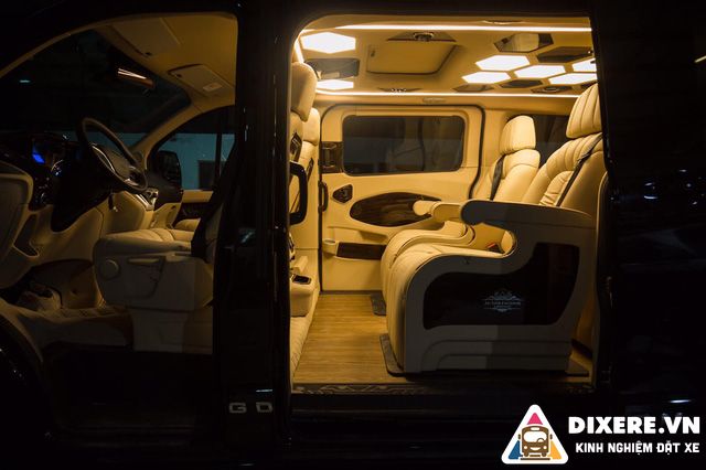 Ford Tourneo Limousine 3 09 03 2020