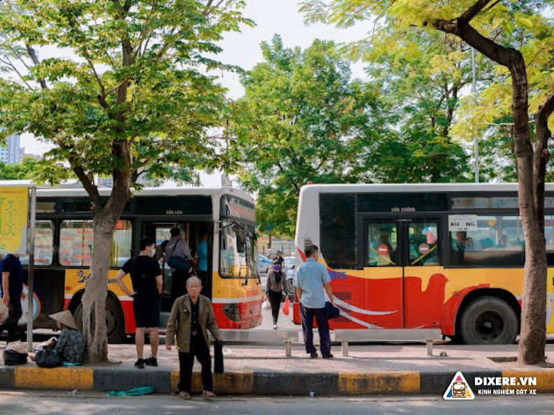 Địa điểm chờ lên các tuyến xe Bus tại Bến xe Giáp Bát